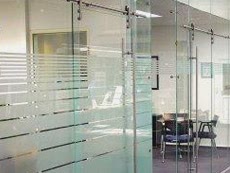 Cam Kap� ve Cam B�lmeler